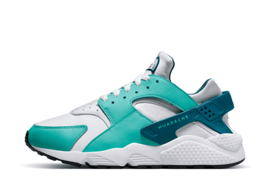 Nike Air Huarache Shoes in Green