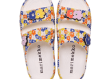 Crocs Classic Sandal Marimekko (GS) Angle 1