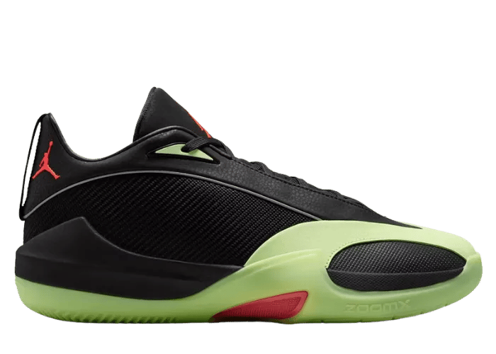 Jordan Triangle Black Varely Volt