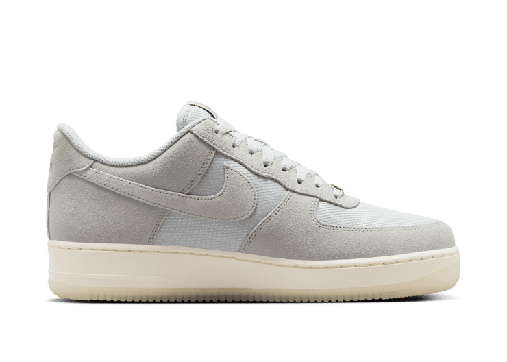 NIKE｜AIR FORCE 1 '07 LV8 ｜エアフォース１ Nike Air Force 1 '07 LV8 - FZ5222-001 Release Info
