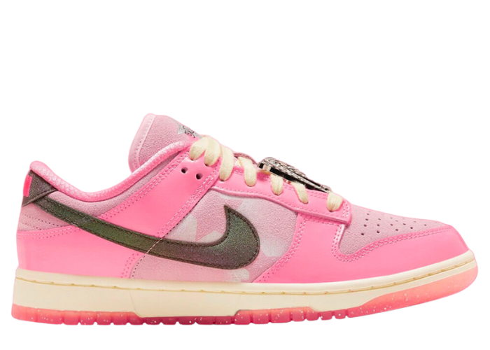 Nike Dunk Low LX Barbie (W)