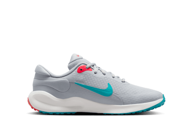 Nike Revolution 7