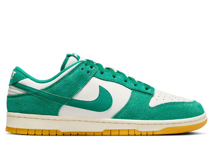 Nike Dunk Low SE Malachite Gum