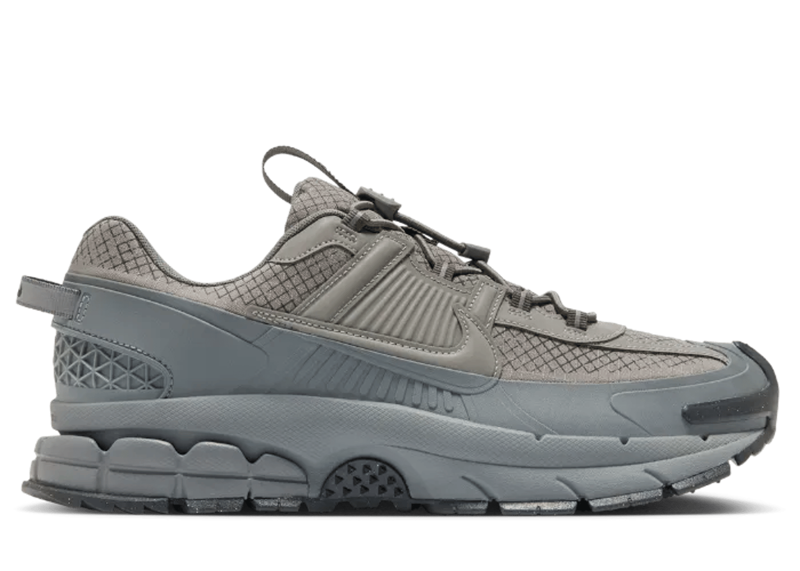 Nike Zoom Vomero 5 Roam Metallic Platinum