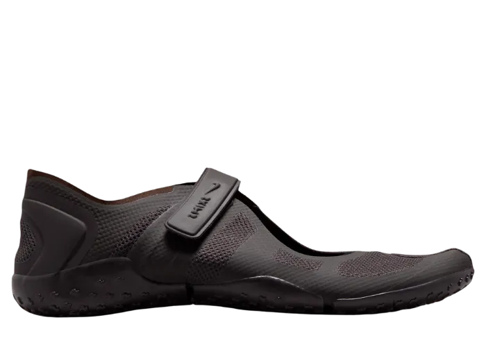 NikeSKIMS Rift Mesh Tar