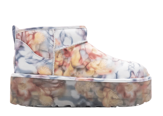 は*！様 完売品UGG×collina strada ウルトラミニプラットフォー UGG Classic Ultra Mini Platform Collina Strada Light Blue Floral